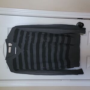 DKNY Men's V-neck long sleeve sweater, gray and black stripes, L